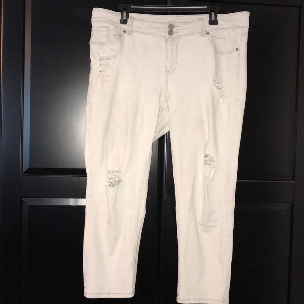 14 👖 cropped, boyfriend jeans. NY&Co.